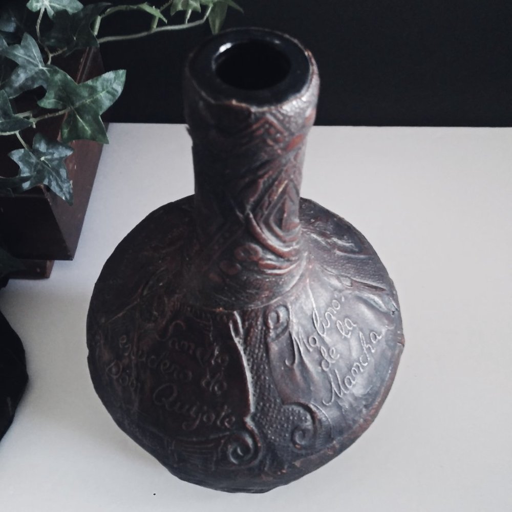 Don Quixote Leather Bottle Embossed Sancho - Picture 8 of 12